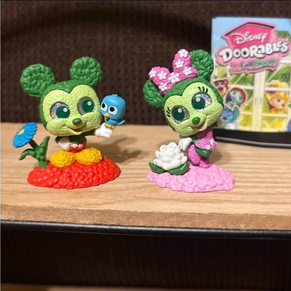 Disney Doorables Mickey & Minnie. In Full Bloom